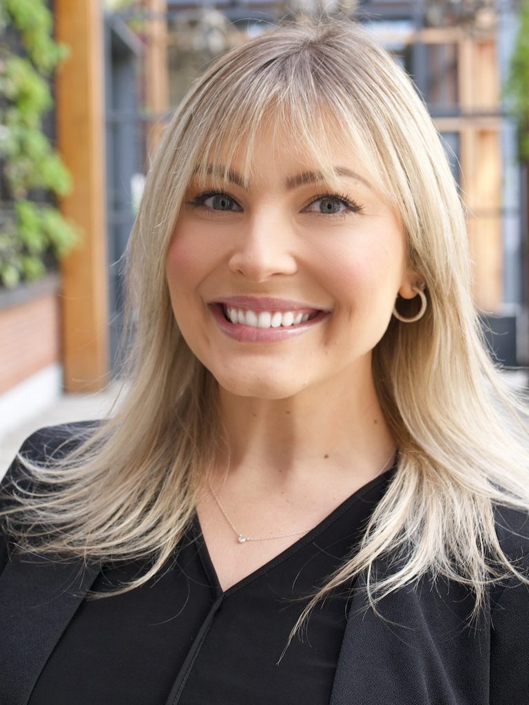 Amanda Lindquist Headshot